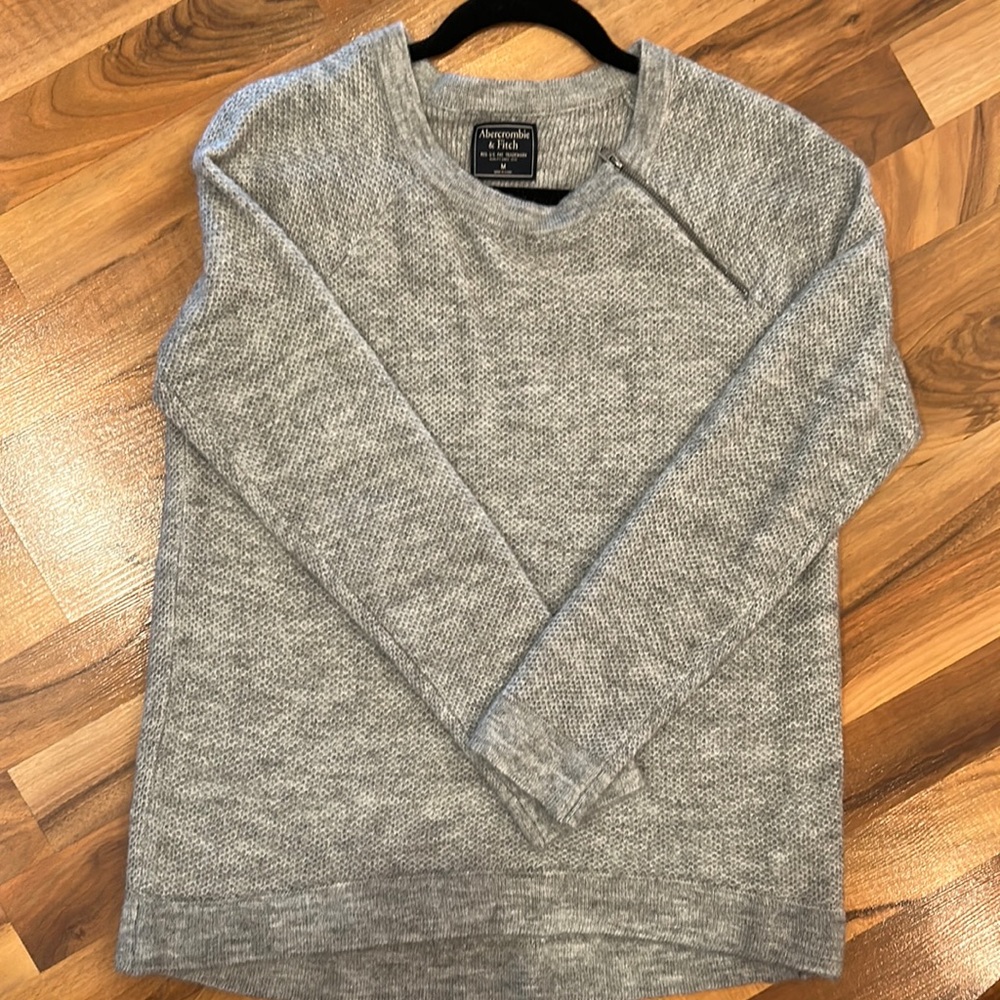 Abercrombie and fitch sweater, size medium like‎ new condition.